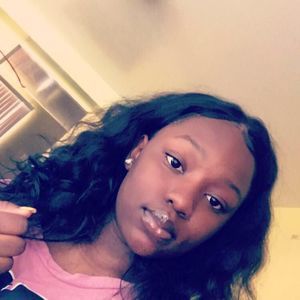 Meet your Posher, Danyra